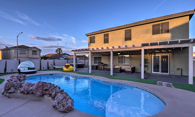 McCullough Hills Casa | Luxurious Vegas Digs: Hot Tub, BBQ, Cabana & More!