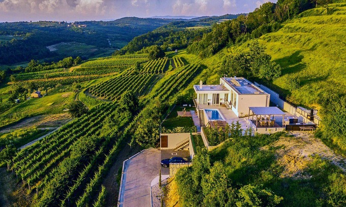 Momjan Villa | Luxurious Villa San Mauro, in Istria, with a Pool