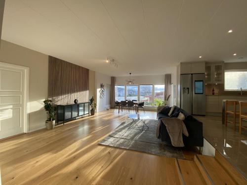 Hisings Backa Apartamento | Luxurious villa with free parking