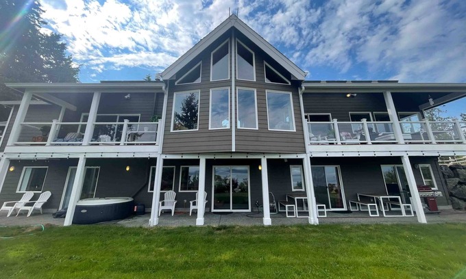 Hansville Casa | Luxurious water view home surrounded by wildlife and breath taking views