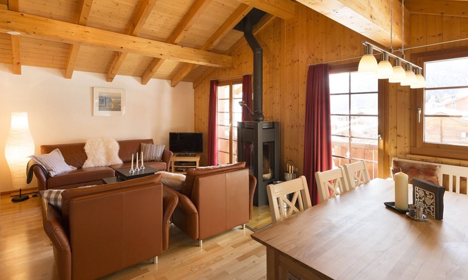 Saas-Fee Chalet De Esquí | Lujoso chalet de bienestar para unas vacaciones relajantes