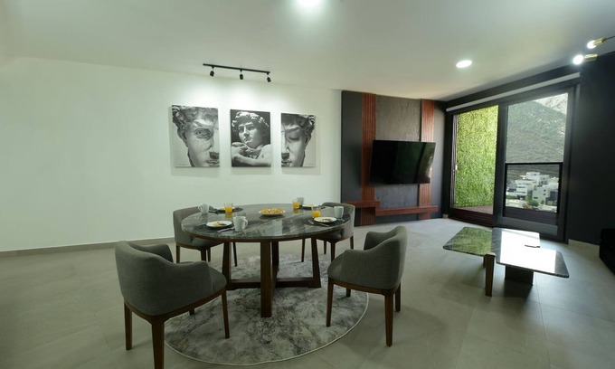 Santa Catarina Apartamento | Lujoso con balcón privado en Valle Poniente
