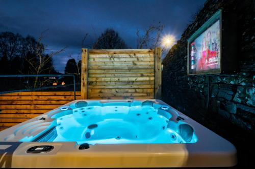 Bowness-on-Windermere Villa | Luxury 1 bed Villa - great location - Peaceful-Hot Tub