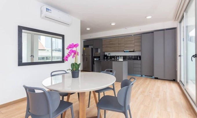 Marbella Condominio | Luxury 1 bedroom apt free parking and balcony