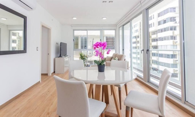 Marbella Condominio | Luxury 1 bedroom apt free parking and balcony