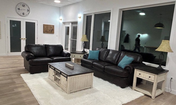 Alberta Beach Apartamento | Luxury 1-bedroom corporate apartment with AC, WiFi in Alberta Beach