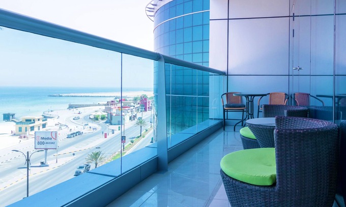 Rumailah Apartamento | Lujoso apartamento de 1 dormitorio en la playa con vista completa al mar