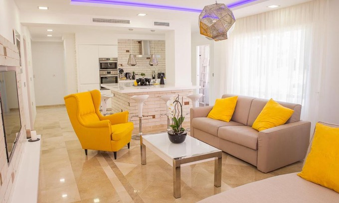 Torrequebrada Apartamento | Luxury 100 sq.m. sea view apartment