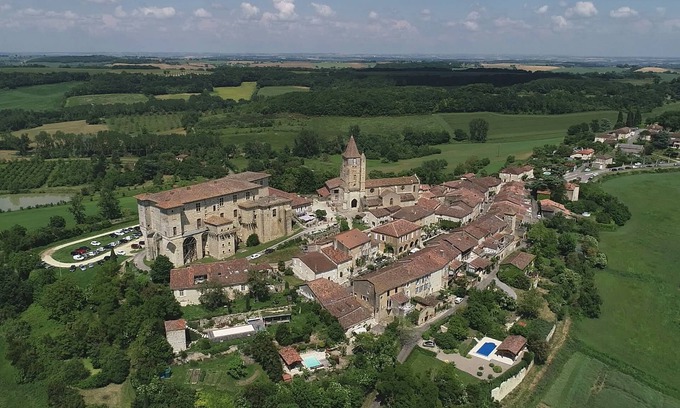 Lavardens Casa | Hermosa renovación de un granero en el pueblo medieval de Lavardens (Gers)