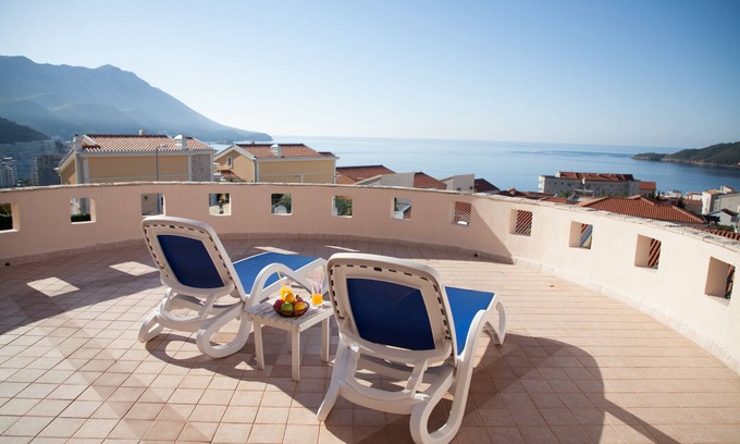 Becici Apartamento | Luxury 150m2 apartment with sea view
