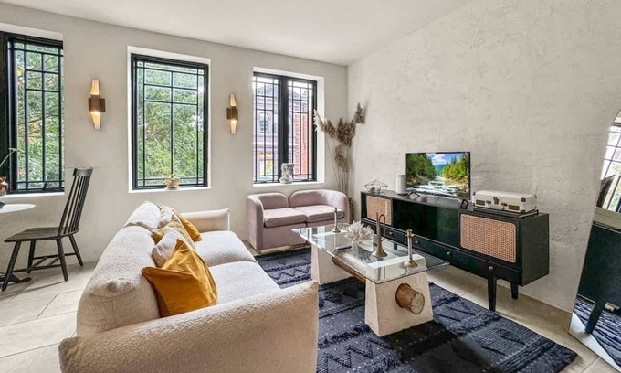 Society Hill Apartamento | Luxury 1BD | 1 Bed | South St