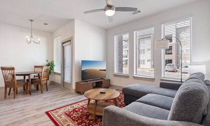 Stony Ridge North Apartamento | Luxury 1BD/1BA Near The Airport 3888