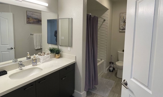 Ladera Heights Condominio | Luxury 1Bed The Grove Weho Melrose Beverly Hills
