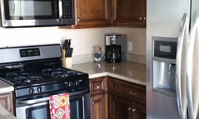 Apache Junction Casa | Casa de huéspedes de lujo de 1 HAB, 1BA con Superstición Gloriosa Vista al Monte!