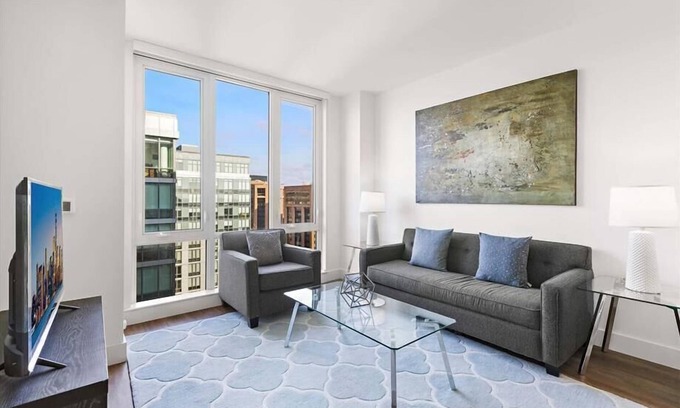 White Plains Apartamento | Luxury 1BR | Gym & Pool | Downtown White Plains