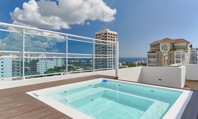La Julia Apartamento | Luxury - 1BR - Ocean & City View - Downtown - SDQ - Shared Jacuzzi