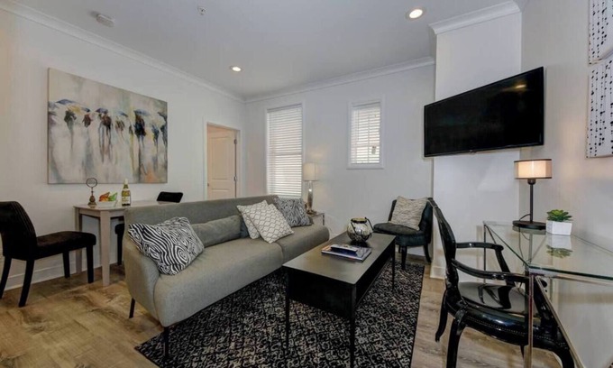 Dupont Circle Cama Y Desayuno | Luxury 1BR Suite 1 Dupont / Kalorama