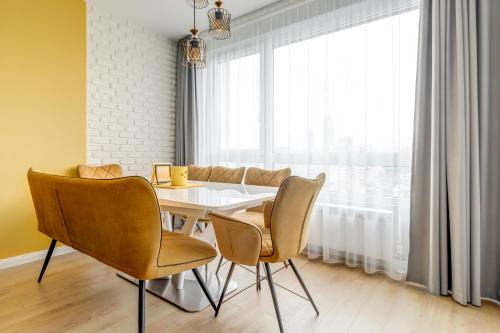 Iskar Apartamento | Luxury 2 BDRM Getaway and Free Parking