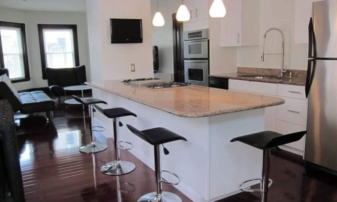 Ward Two Casa | Luxury 2 bds/2 bths between Harvard and MIT