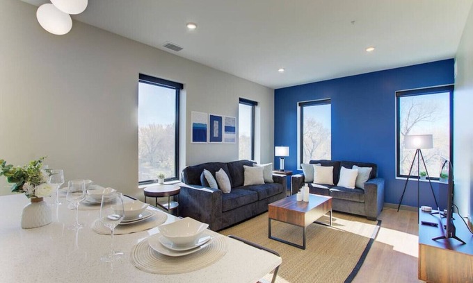 University Circle Apartamento | Luxury 2 Bed/2 Bath | CLE Clinic | Free Garage
