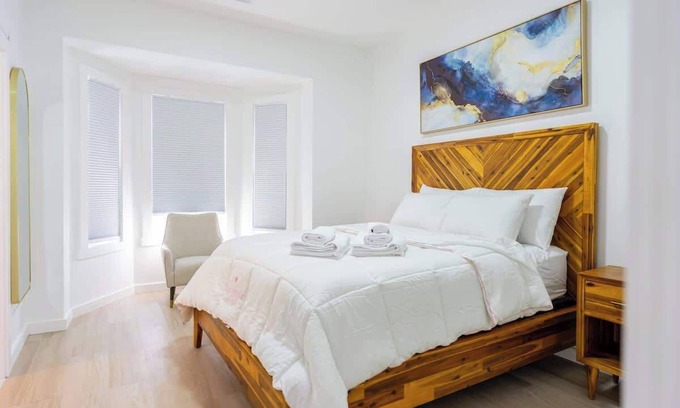 Eagle Hill Apartamento | Luxury 2 Bed 2 Bath East Boston
