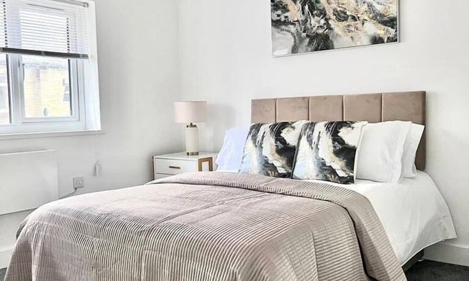 Ainley Top Apartamento | Luxury 2-Bed Apartment Lindley Huddersfield