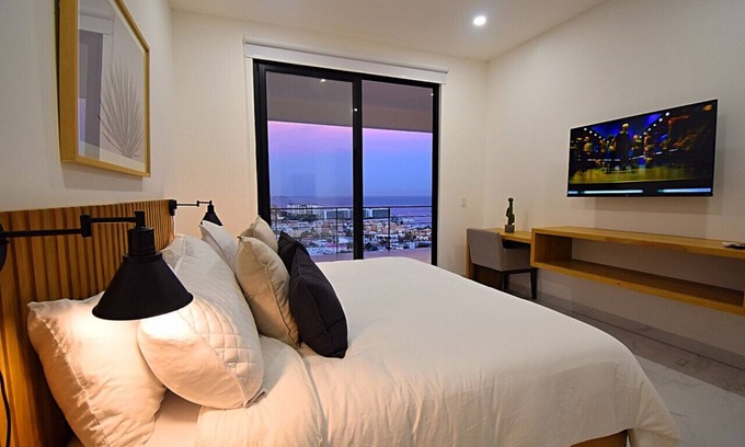 Centro Apartamento | Luxury 2 Bed @Heart of Cabo OceanView Pedregal 802