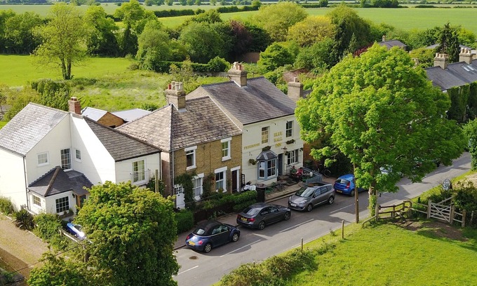 Grantchester Village Apartamento | Luxury 2 bed room apartment overlooking Grantchester Meadows ,