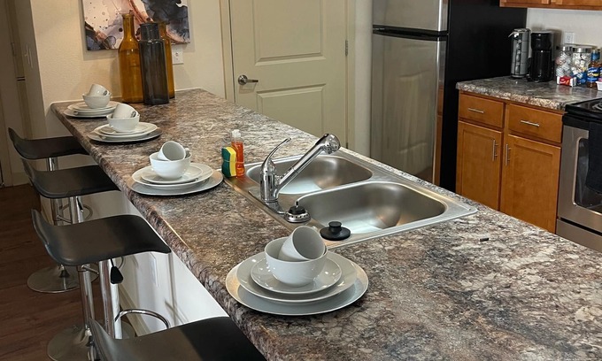 Golden Glades - The Woods Apartamento | Luxury 2 bedroom 2 bath by the beach ✨