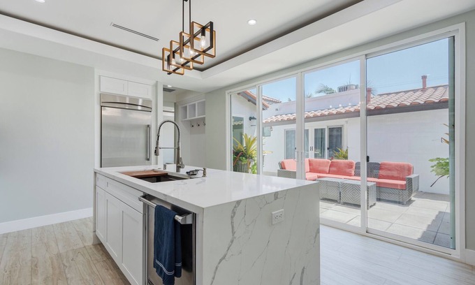 Garden Grove Casa | Luxury 2-bedroom ADU with AC, and WiFi in the heart of Garden Grove