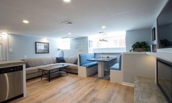 Brookland Casa | Luxury 2 bedroom apartment w/ free parking