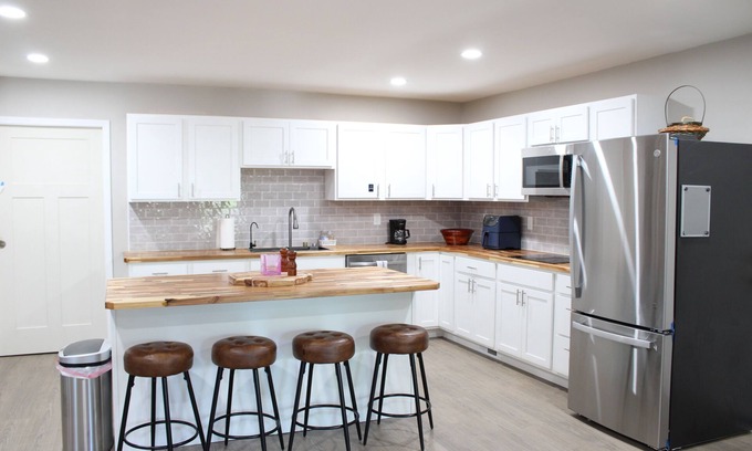 Manlius Apartamento | Luxury 2-bedroom apartment in excellent Manlius with WiFi, AC