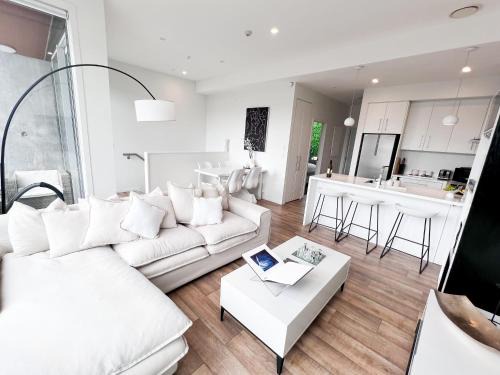 Albany Apartamento | Luxury 2 Bedroom Apartment with cocktail bar and espresso machine
