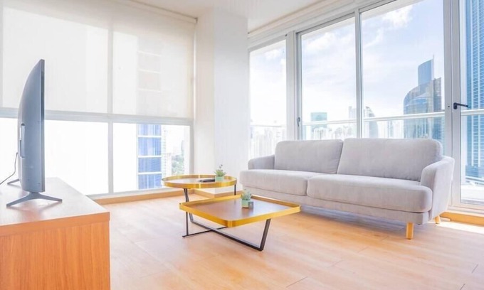 Marbella Apartamento | Luxury 2 Bedroom apt with free parking and balcony