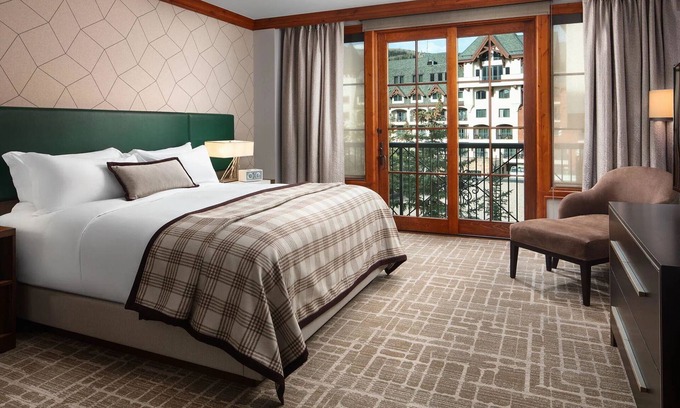 Gore Creek Place Apartamento | Luxury 2-bedroom at Ritz Carlton Residences Vail Minutes Away from Ski Lifts