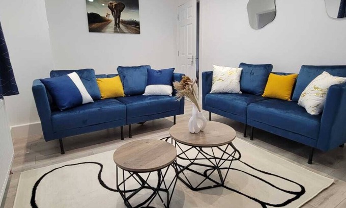 River Casa | Luxury 2 Bedroom house - Dagenham