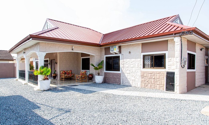 Nungua Casa | Luxury 2 Bedroom House @ Tema Community 3