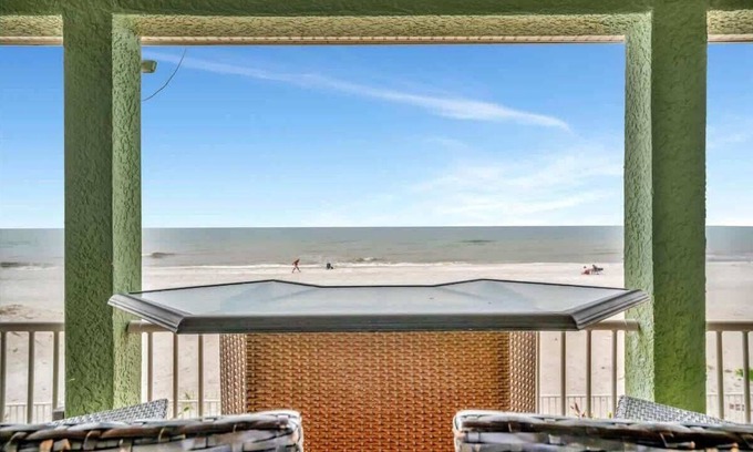 Independence Square Apartamento | Luxury 2B/2B Oceanview, Beach Access, Prvt Balcony