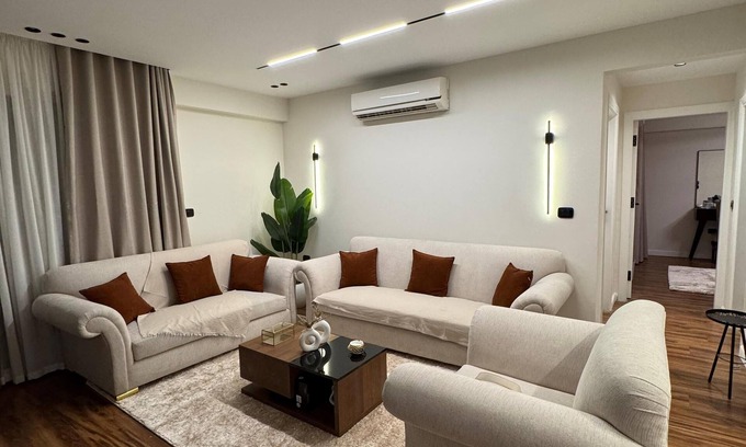 Sheikh Zayed City Apartamento | Luxury 2BR Apartment for families in Hadayek El Mohandessin – Hotel Finishing