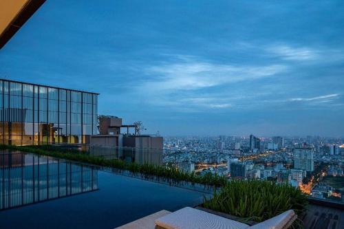 Da Kao Apartamento | Luxury 2bd W Rooftop Bar & Pool In Saigon Center