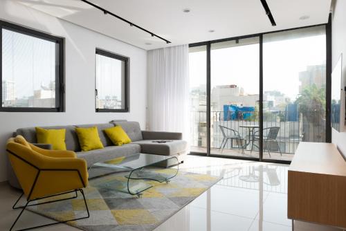 Old North Apartamento | Luxury 2bdrm balcony & parking close to the Beach