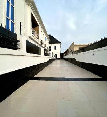 Lagos Apartamento | Luxury 2bed, 24hrs light, Netflix, WiFi in Gbagada