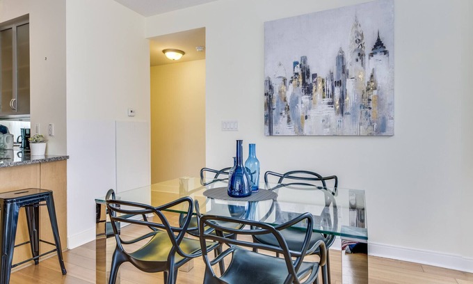 Yorkville Condominio | Condominio de lujo 2BR en Yorkville con estacionamiento!