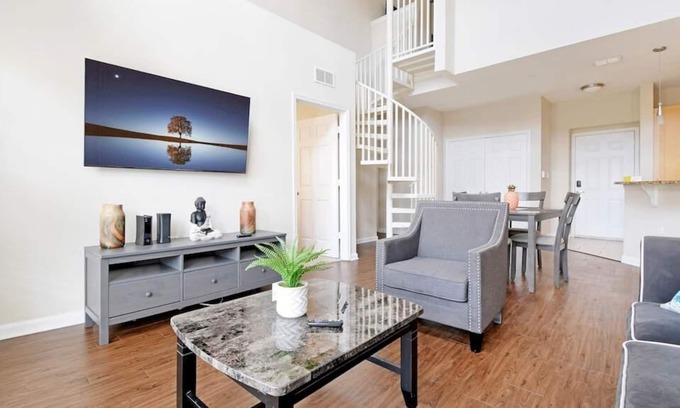 Port Tampa City Apartamento | Luxury 3/2 Loft with Pool - Extended Stay Welcomed