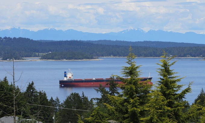 Chemainus Casa | Luxury 3-bed, 5-bath Ocean View Vacation Home