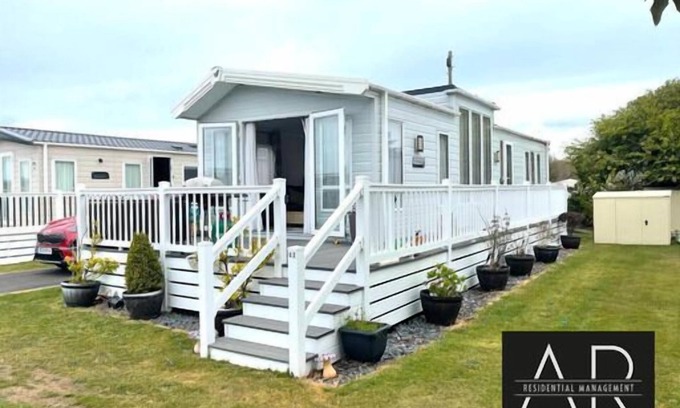 Netley Casa | Luxury 3 bed mobile home on the sea