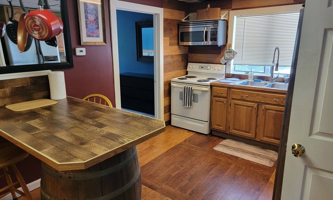 Taftville Apartamento | Luxury 3 bed room on the water 10 min away from Mohegan sun and Foxwoods Casino