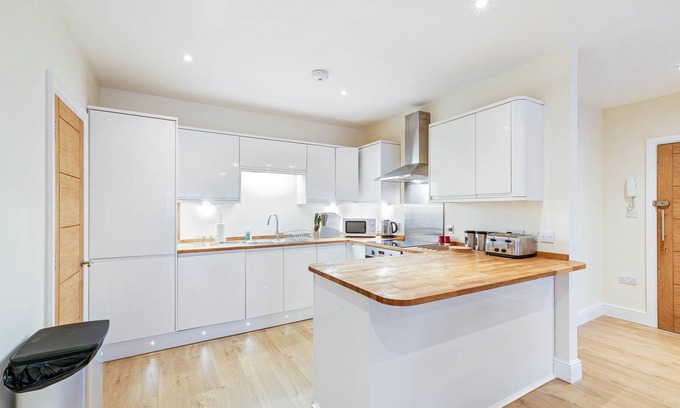 Maidenhead Apartamento | Luxury 3 Bedroom Apartment with Parking