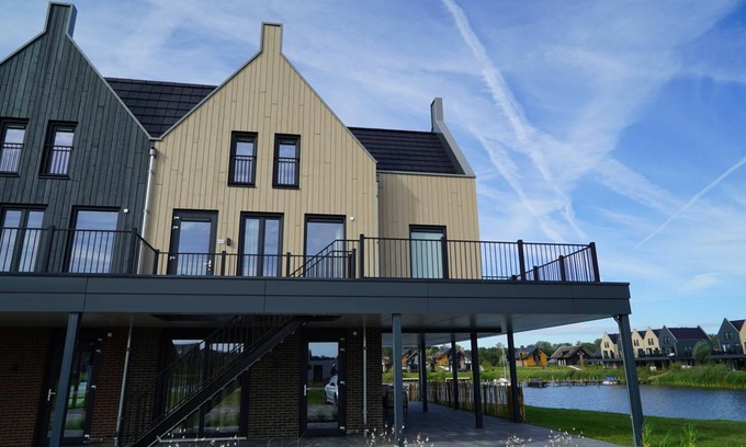Dronten Casa | Luxury 3-bedroom apartment with balcony