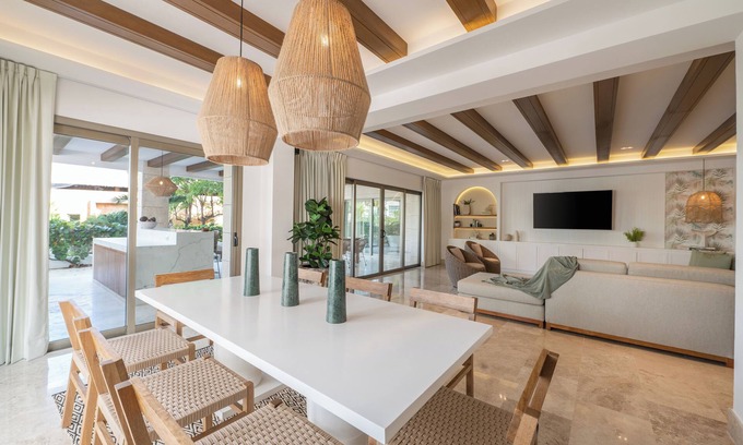 Playa Mujeres Apartamento | Luxury 3 Bedroom Beachfront Cancun Vila